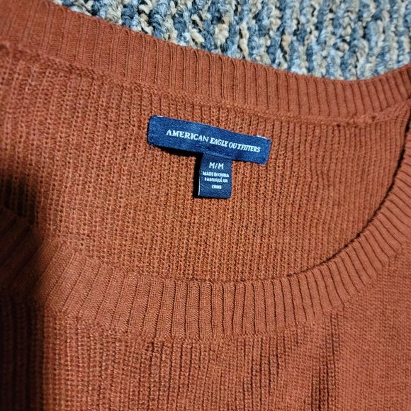 EUC American Eagle Outfitters Rust Sweater Size Medium - Picture 4 of 12